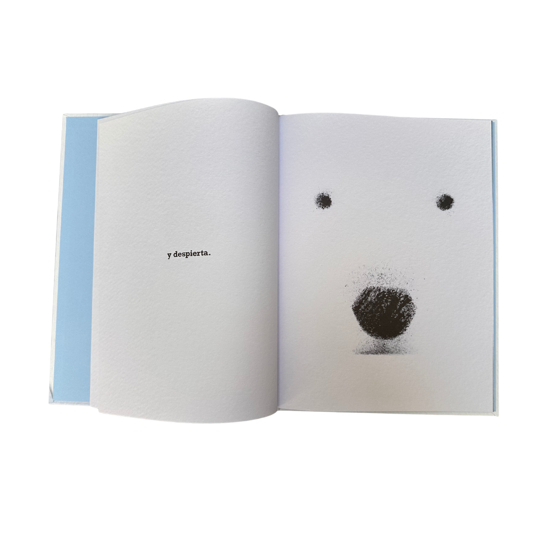Un oso polar en la nieve